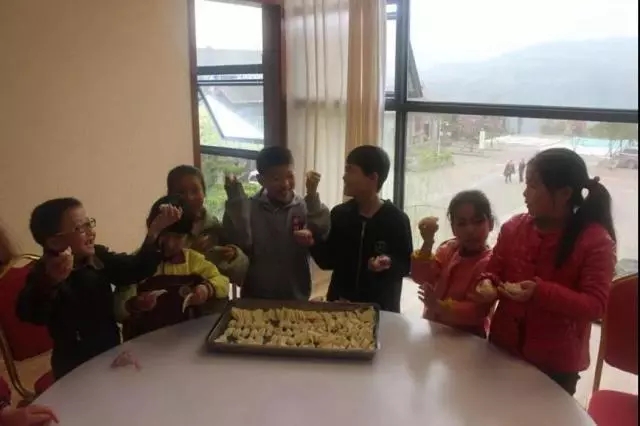 七彩公益|走进春天，放飞快乐公益活动