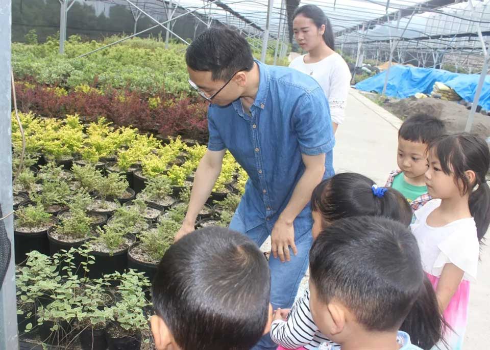 聚焦七彩|七彩林科彩色植物科普基地荣膺“四川省省级科普基地”