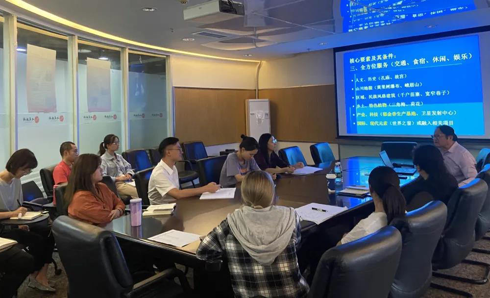 聚焦七彩|景区千景一面？朱廷朴谈文旅产业如何打造爆款