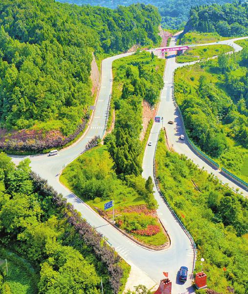 路“畅”天地阔 巴中蹚出因地制宜精准脱贫之路（三）