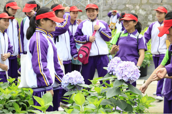 七彩公益 |“ 走进七彩林科，感知科技力量”公益研学活动